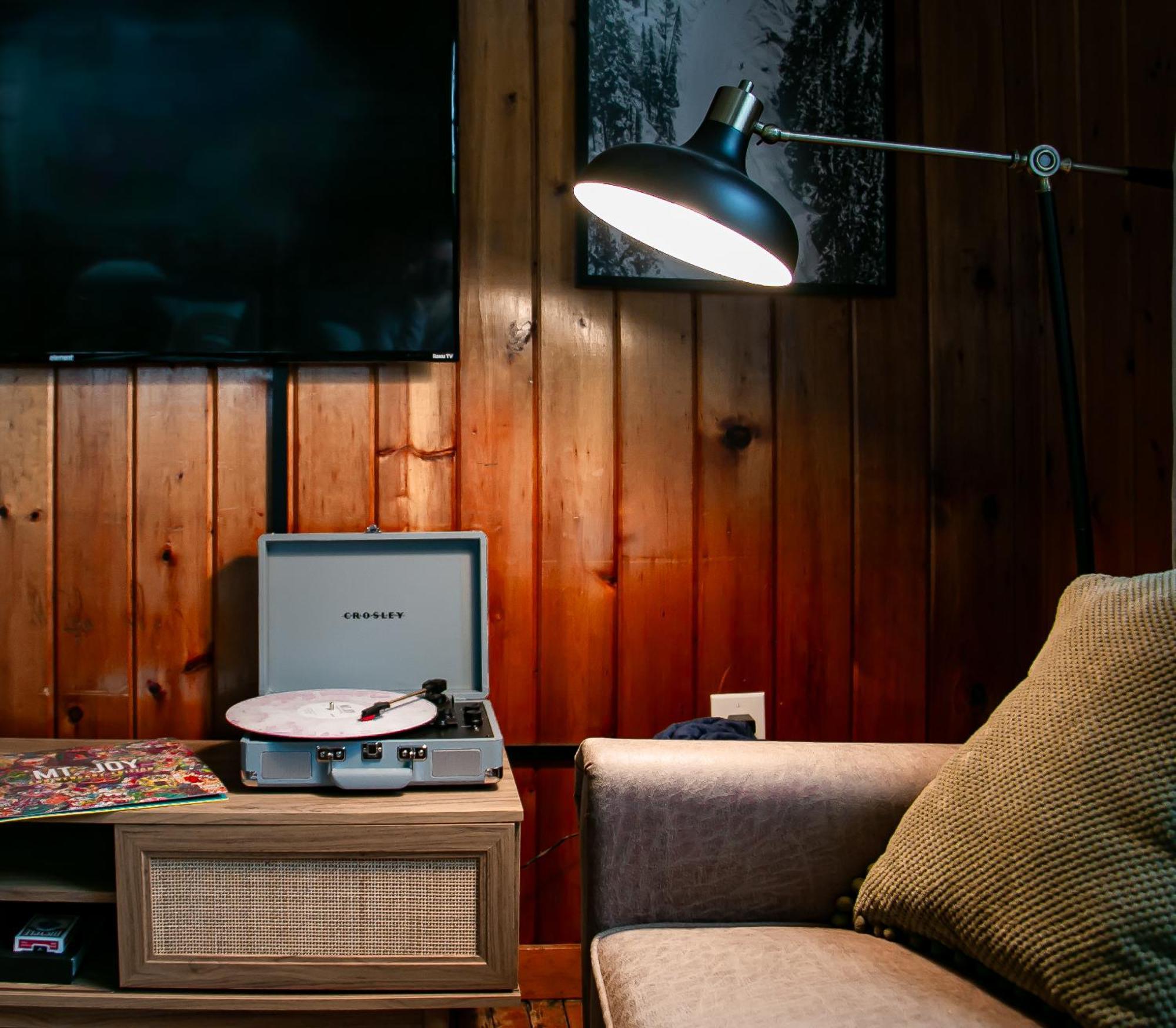 Birch House: Cozy Cabin 5 Min From Okemo ลัดโลว์ ภายนอก รูปภาพ